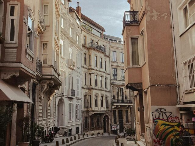 Cihangir Çukurcuma Tophane Gezisi